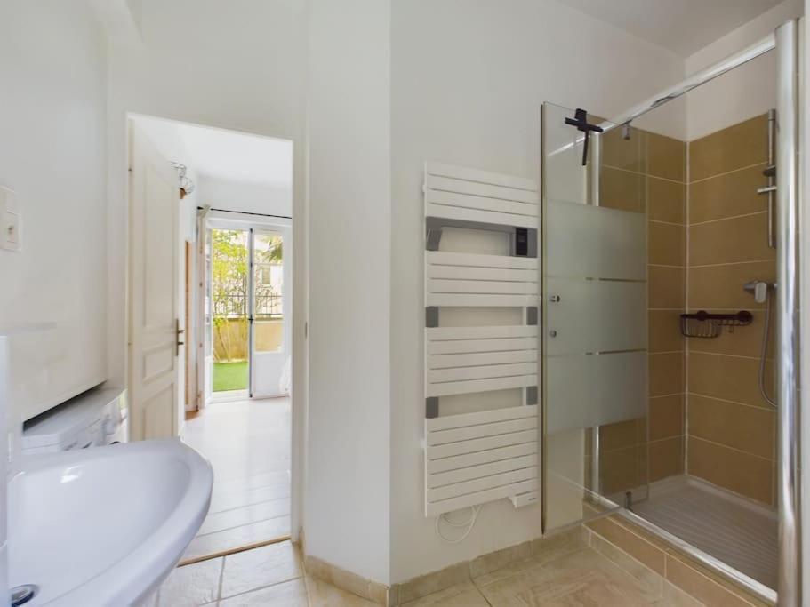 Appartement Renove -Jardin Prive A Rueil-Malmaison Ngoại thất bức ảnh